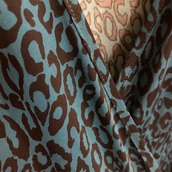 EUC Simone Cheetah Leopard Print Tea Blue Wrap Dress - Picture 5 of 5